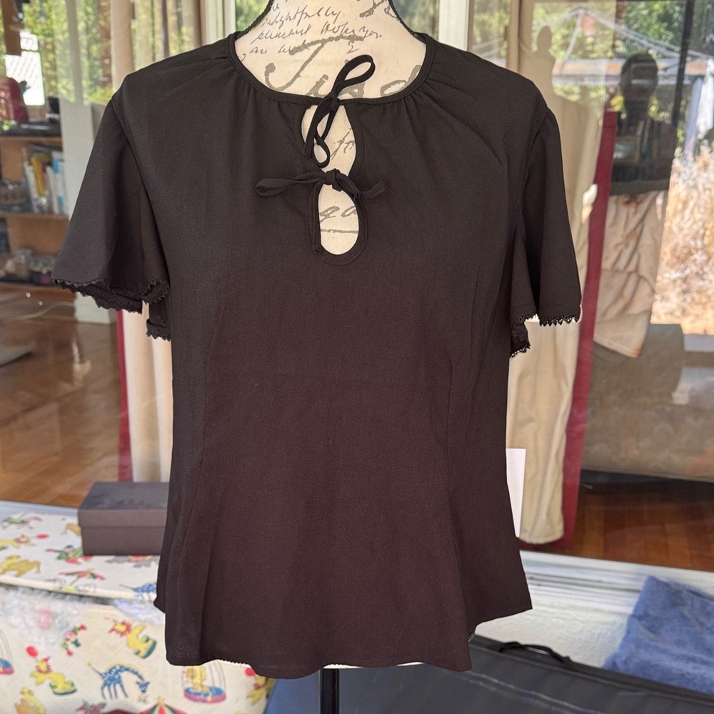Unique Vintage Black Keyhole Blouse. Size L.